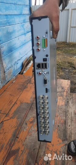 Видеорегистратор 16-каналов HD HIK DS-7216hghi-F2