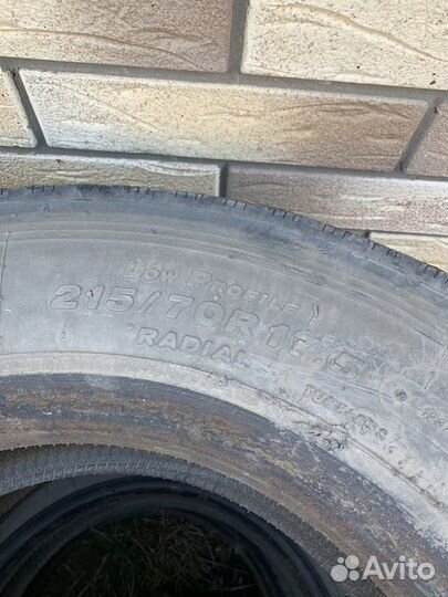 Bridgestone 215 70 r17,5