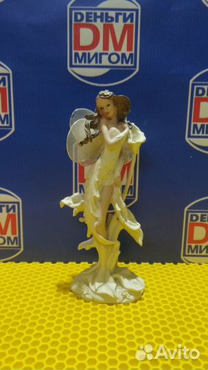 П) Статуэтка Фея