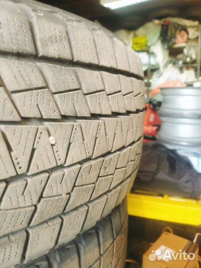 Bridgestone Blizzak DM-V1 215/60 R17