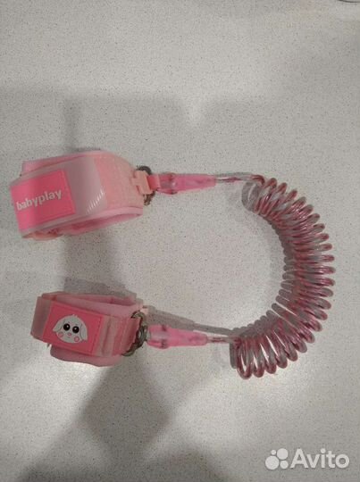 Вожжи для детей с креплением на запястье