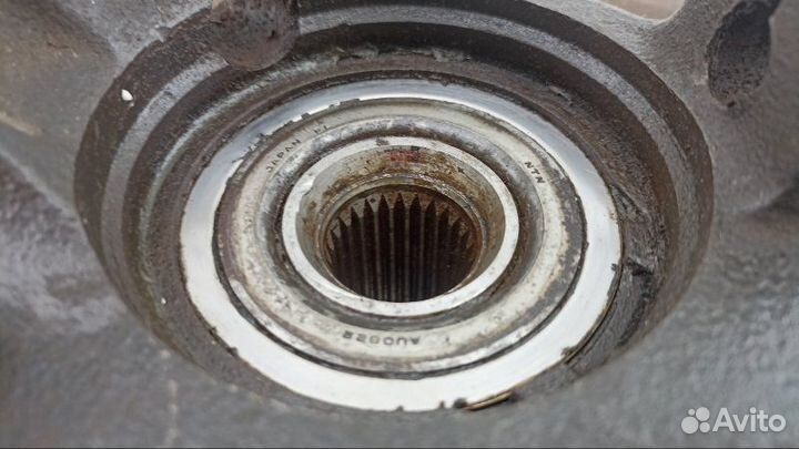 Ступица передняя правая Mitsubishi Lancer CS5W