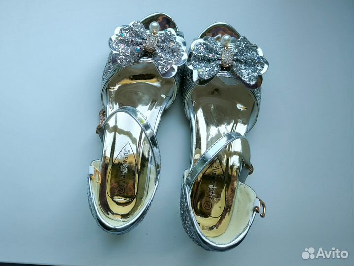 Туфли босоножки нарядные 22 см