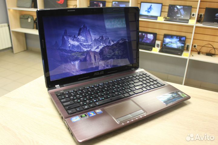 Ноутбук на i7 с двумя видеокартами