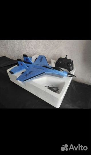 Радиоуправляемый самолет