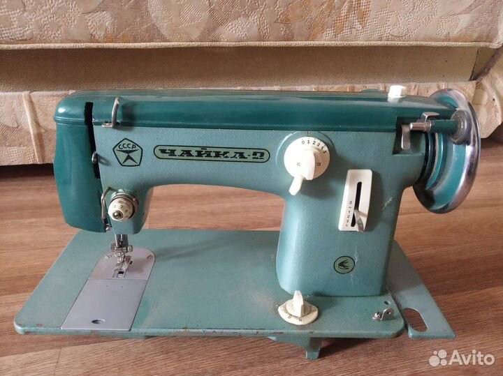 Швейная машинка Чайка 2