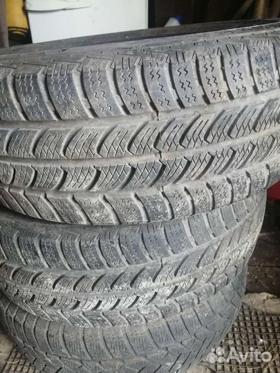 Continental VancoWinter 2 165/60 R16