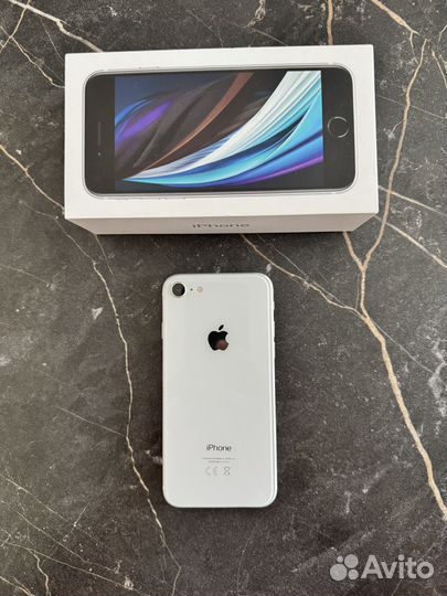 iPhone SE, 64 ГБ