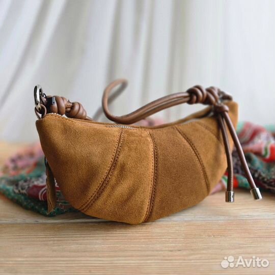 Сумка круассан LeMaire замша черная бордовая