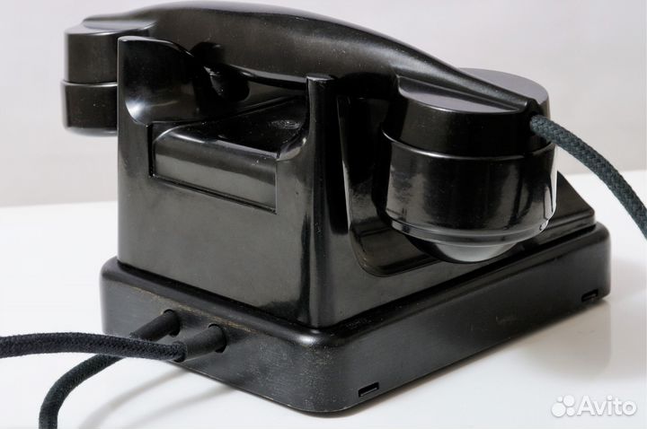 Старинный телефон багта-50 цб.1963 г. Герб СССР