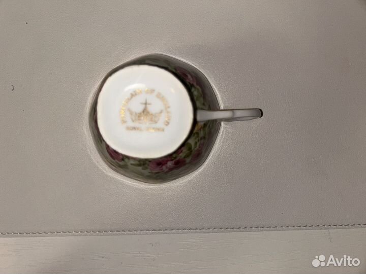 Набор чашек с блюдцами