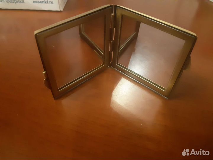 Зеркальце карманное