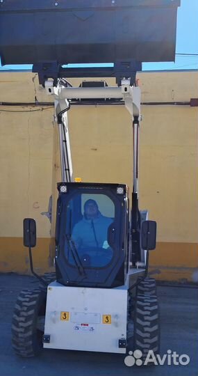 Мини-погрузчик Lonking CDM308, 2023