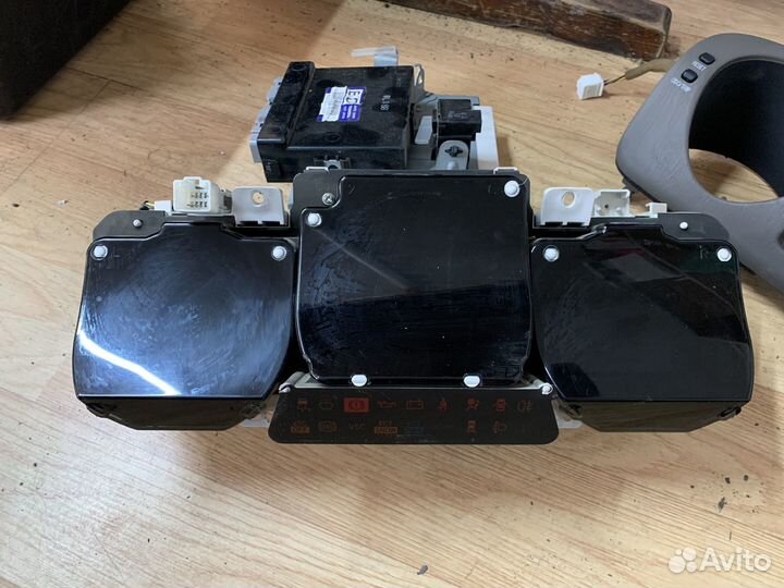 Lexus gs 300 щиток (панель) приборов