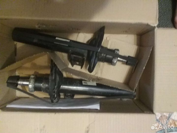 Амортизатор передний VAG