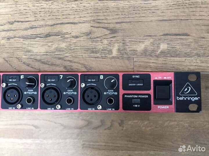 Аудиоинтерфейс Behringer ADA8200