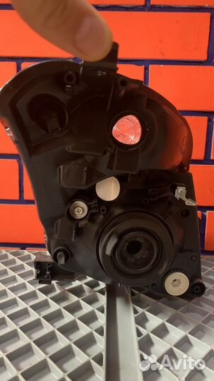 Фара передняя левая Suzuki Swift