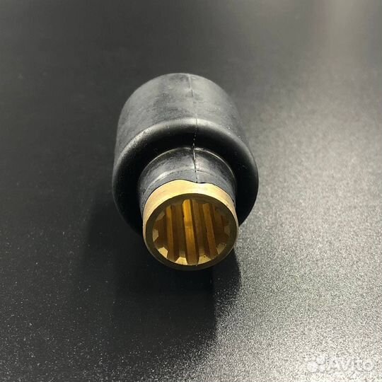 Втулка гребного винта резиновая Suzuki DT20-DT30,D