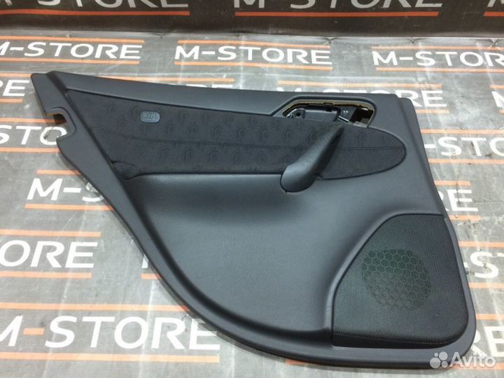 Обшивка двери задняя левая Mercedes-Benz C-Class