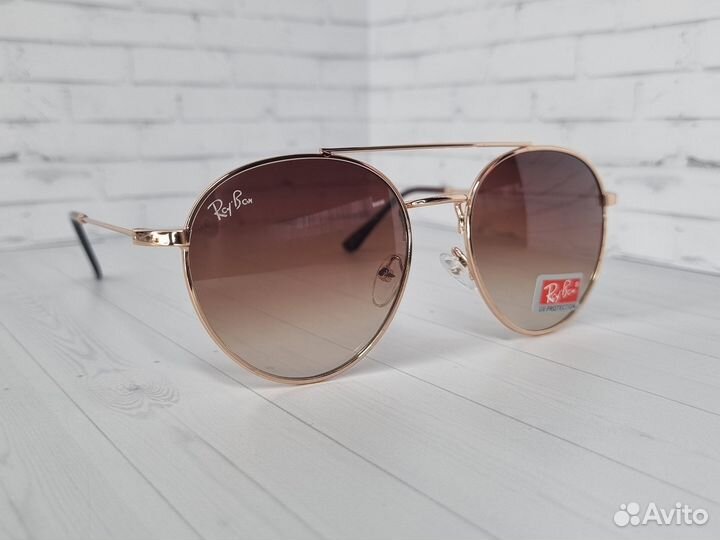 Солнцезащитные очки Ray-Ban