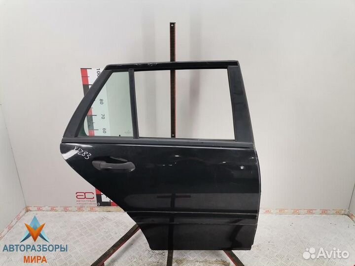 Обшивка двери задняя правая Mercedes-Benz C-Класс