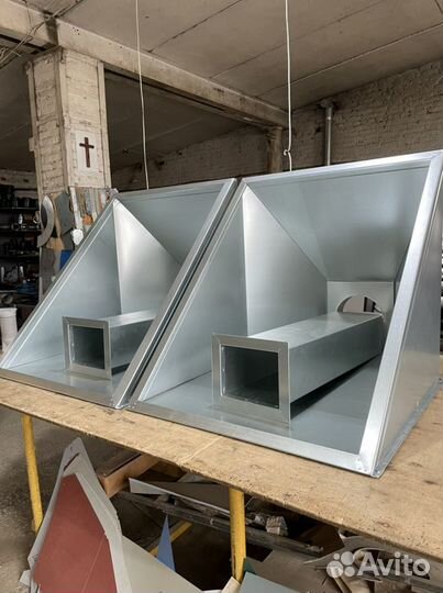 Вытяжной кухонный зонт