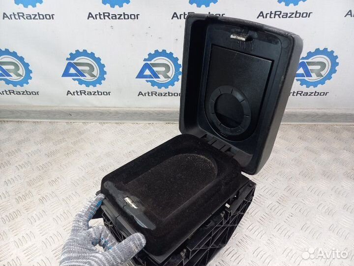 Подлокотник Volkswagen Touareg