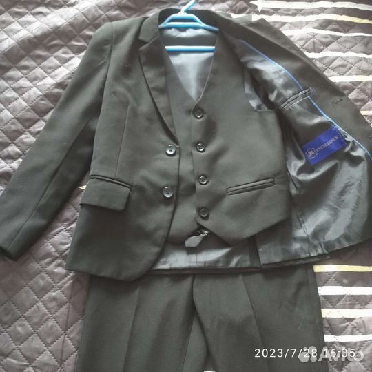 Костюмы и рубашки для мальчика(1класс)