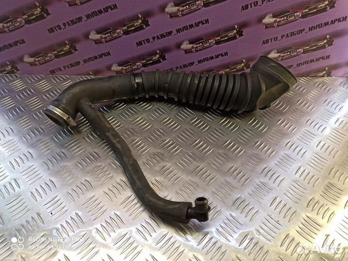 Патрубок воздушного фильтра Мерседес Вито 638 2,3