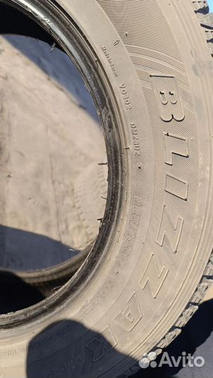 Bridgestone Blizzak DM-Z3 225/70 R17