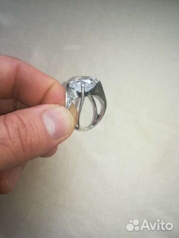Серебряное кольцо с кристаллом Swarovski
