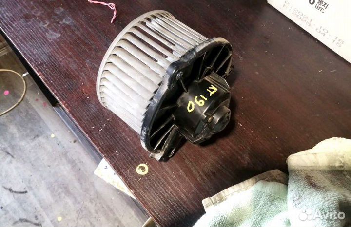 Моторчик печки отопителя тойота карина T190