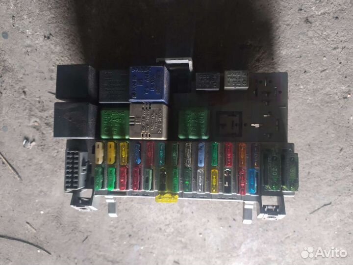 Блок предохранителей Опель Астра F