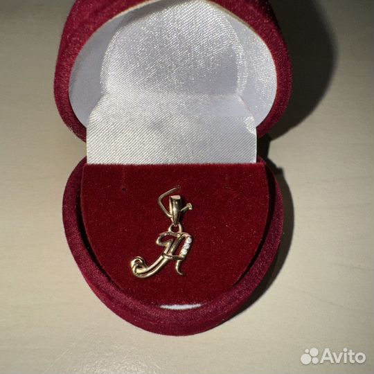 Женская подвеска (кулон). Буква «А»