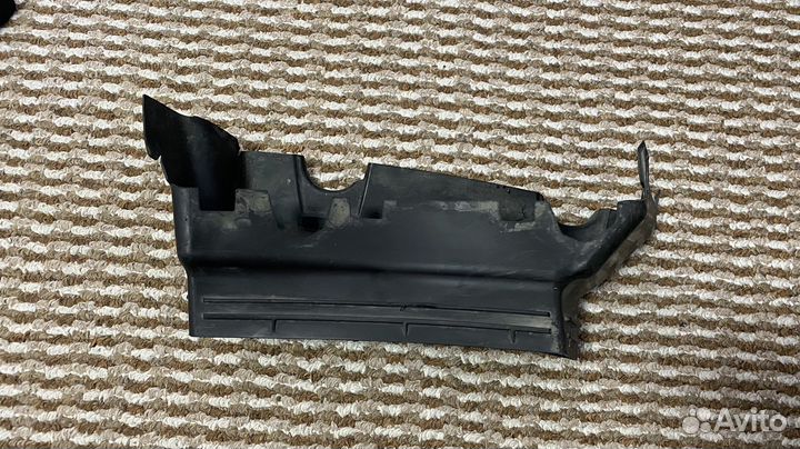 Воздухозаборник левый VW Touareg II