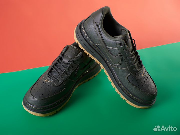 Nike Air Force 1 Luxe