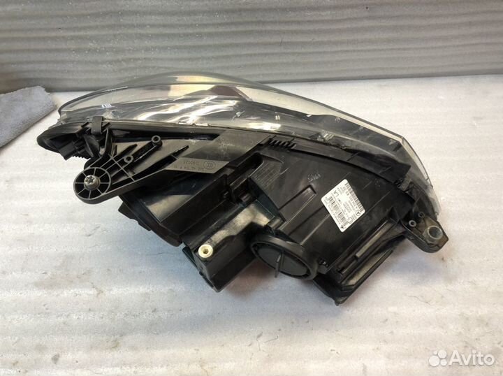 Фара Левая на Mercedes W204 C 204 оригинал