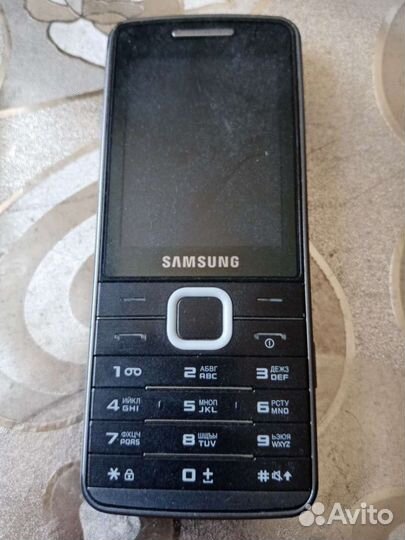 Телефон Samsung