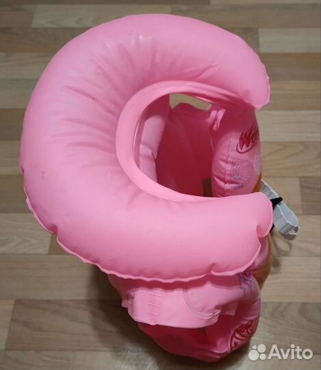 Жилет для плавания новый