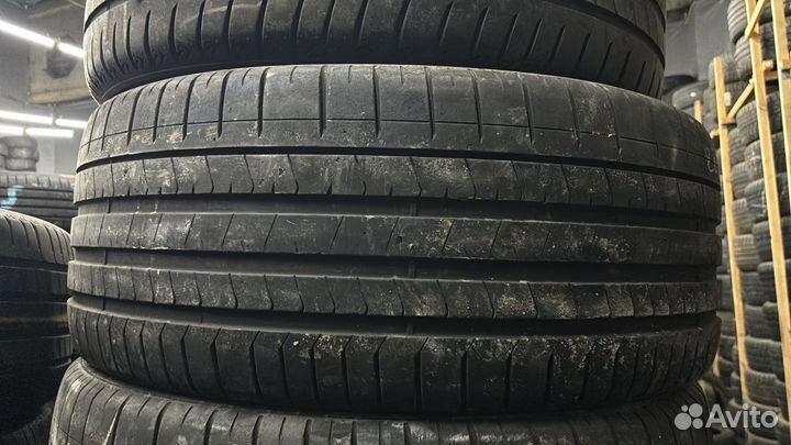 Pirelli P Zero PZ4 285/35 R23 103W