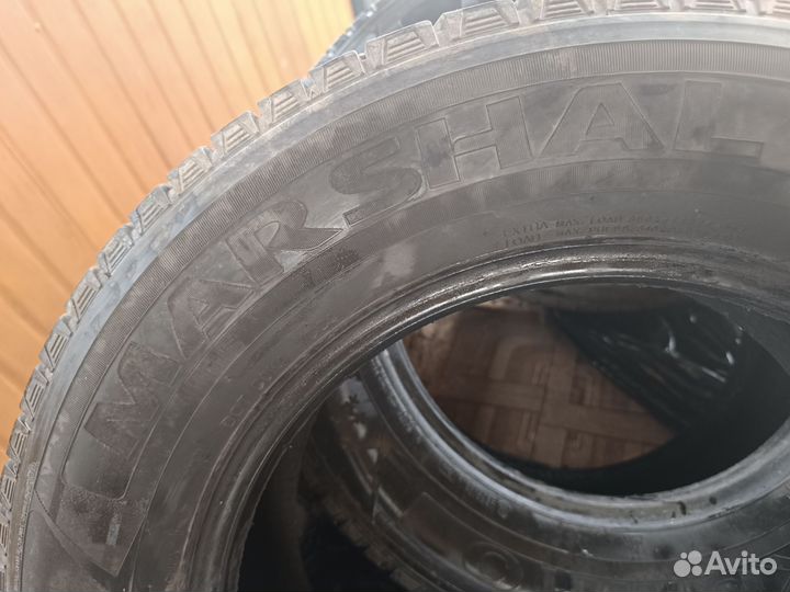 Kumho I'Zen KW31 215/65 R16