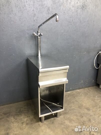 Смеситель с нейтральным столом 40х70