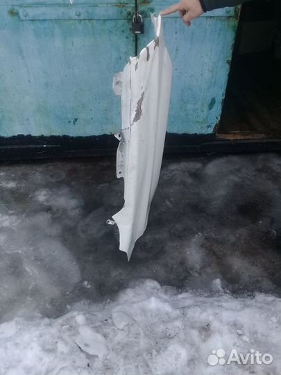 Крыло правое на nissan x-trail