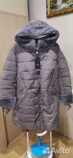 Пальто женское зимнее с меховой отделкой