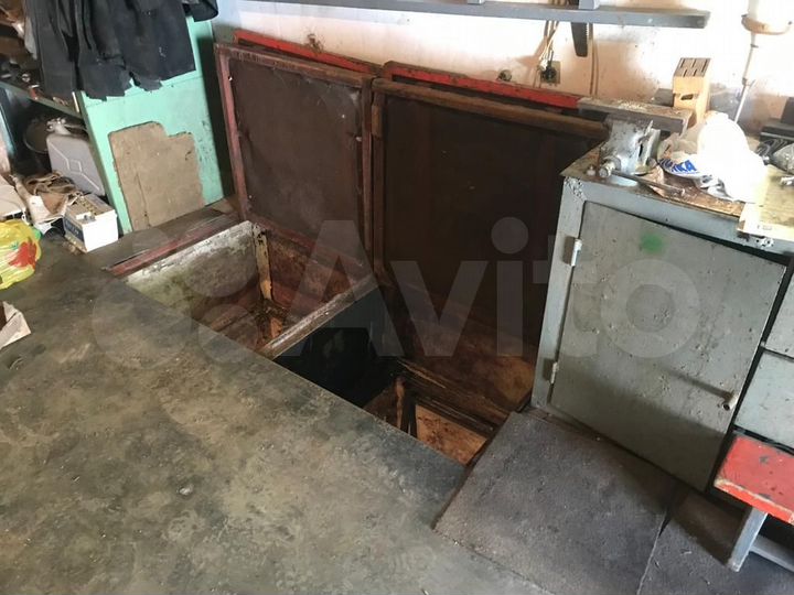 Гараж, > 30 м²