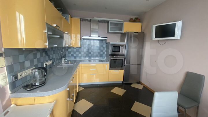 4-к. квартира, 130 м², 15/17 эт.