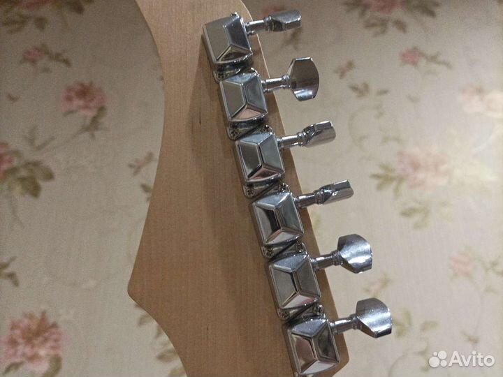 Электро гитара с усилителем