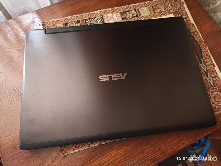 Ноутбук asus