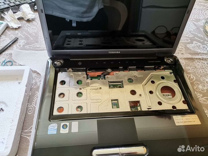 Ноутбук на запчасти toshiba