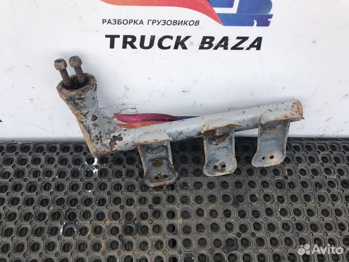 Кронштейн крыла заднего левый передний